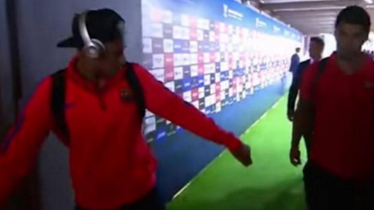 Neymar y una desagradable broma para Suárez