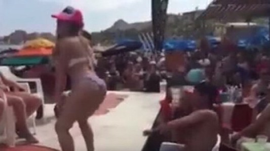 Video: una maestra perdió el trabajo por bailar reggaeton