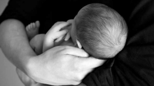 Impiden a una madre llamar a su hija "Cianuro"