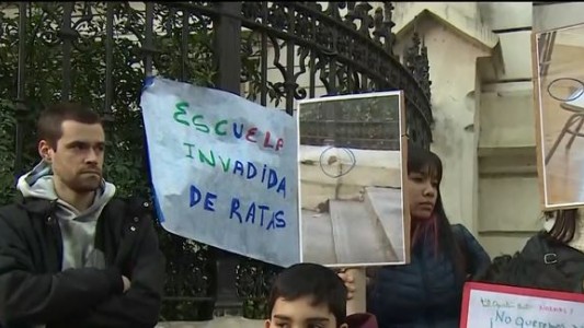 Normal 1: La comunidad educativa exige desratizar su histórico edificio de Recoleta