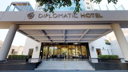 Detuvieron a dos integrantes de la selección francesa de rugby acusados de violar a una joven en Mendoza