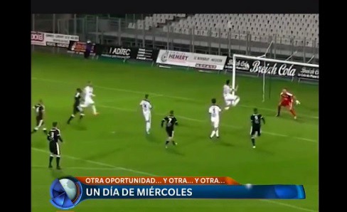 Un día de miércoles: tres "goles" errados en una jugada