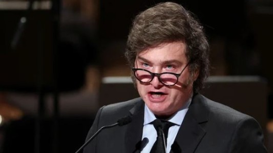 Milei denunció un intento de "desestabilizar" a su gobierno, cruzó duro a Kicillof y apuntó contra Massa