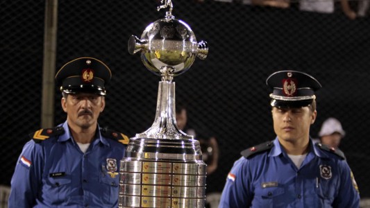 Racing quiere quedarse con la plaza extra para la Copa Libertadores