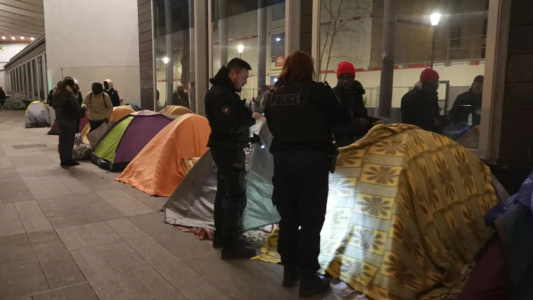 Denuncian una "limpieza social" en las calles de París antes de los Juegos Olímpicos