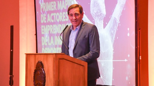 Julio Garro en la cuerda floja: malestar en el Gobierno por sus dichos sobre Messi