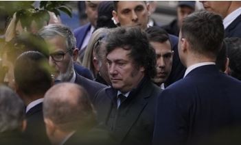 Pese a la amenaza iraní, Milei asistió al acto por el 30° aniversario del atentado a la AMIA