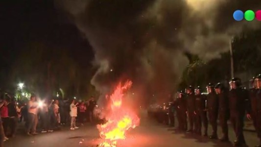 Tensión en Corrientes: manifestantes se enfrentaron a la Policía mientras declaraba Maciel por el caso Loan