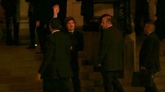 Milei fue a una ópera en el Teatro Colón y "Yuyito" González lo acompañó en el palco