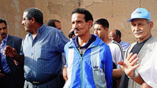 Secuestró, violó y mató a nueve chicos de entre 11 y 16 años: cayó por un poema hallado entre los cadáveres