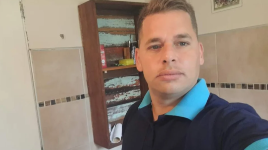 Un policía asesinó a su exsuegra y fue detenido cuando golpeaba con un palo a su expareja