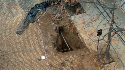 Descubren un túnel de casi 3 metros hecho para robar un banco en San Isidro