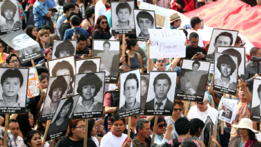 Perú promulgó la ley que hace prescribir delitos de lesa humanidad previos a 2002