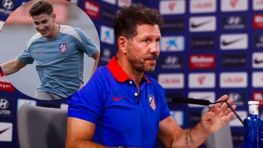 Simeone acerca de Julián Álvarez: "Sus características se acercan al ADN del Atlético Madrid"