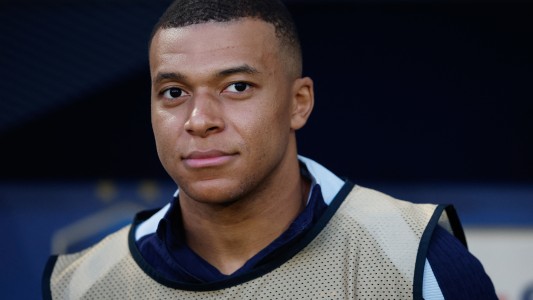 La hackearon las redes sociales a Mbappé: insultos a Messi, Israel y hasta el Tottenham