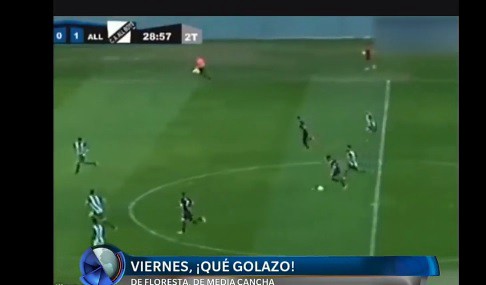 El golazo del viernes: de Floresta, de media cancha