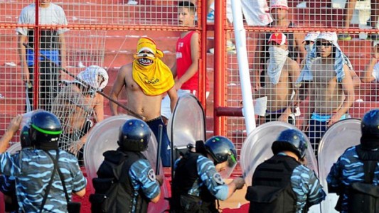 Prohíben el ingreso a las canchas a un barra de Los Andes que también es jefe de una facción de "La Doce"