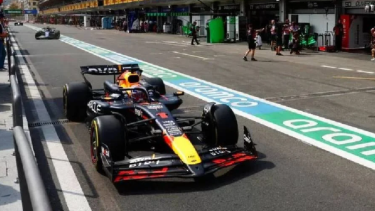 Verstappen lideró la primera prueba libre en el GP de Azerbaiyán en la que chocó Colapinto