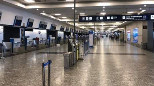 Comenzó el paro de pilotos y tripulantes de cabina en Aeroparque y Ezeiza