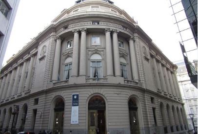 Leve suba en los activos argentinos tras la presentación del presupuesto