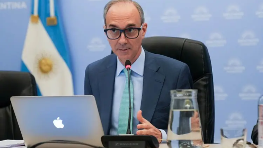 El Secretario de Educación acusó a las universidades de "inventar alumnos" para cobrar fondos