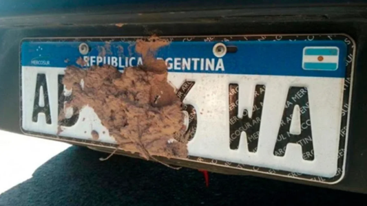 Por el crecimiento de la maniobra, aumentaron en CABA la multa por tapar la patente