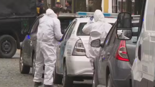 Difundieron el resultado preliminar de la autopsia al delincuente que murió dentro de un patrullero