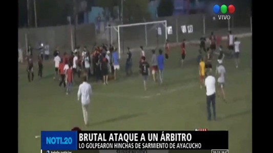 Brutal ataque a un árbitro