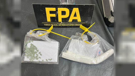 Una mujer fue detenida por "pegarle" drogas y psicofármacos a su hija de 8 años para ingresarlas a una cárcel