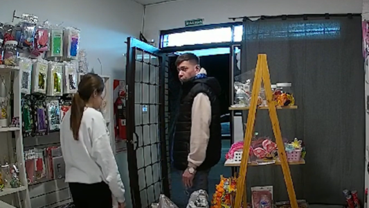 Entró en un comercio y abusó de la encargada: policías lo detuvieron y lo soltaron en el acto