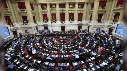 La oposición insiste por la presencia de Caputo en el Congreso, pero el Gobierno manda a Bullrich a exponer sobre Seguridad