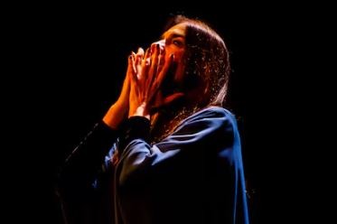 "Yo, Fedra": Ingrid Pelicori, en la piel de una mujer madura que se enamora de un hombre joven y prohibido