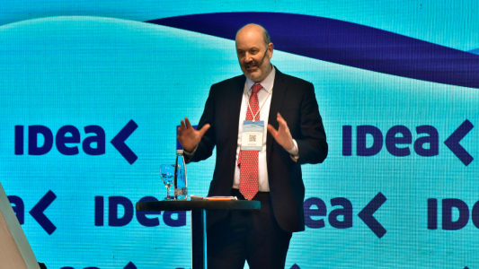 Sturzenegger ante empresarios: "No nos pidan bajar impuestos, pidan que bajemos el gasto"