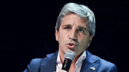 Caputo asistirá a la cumbre anual del FMI con los resultados del plan "emisión cero"