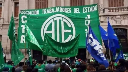 El Gobierno intimará a 10.000 empleados estatales para que se jubilen