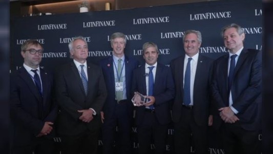 Caputo fue reconocido como el Ministro de Finanzas del año