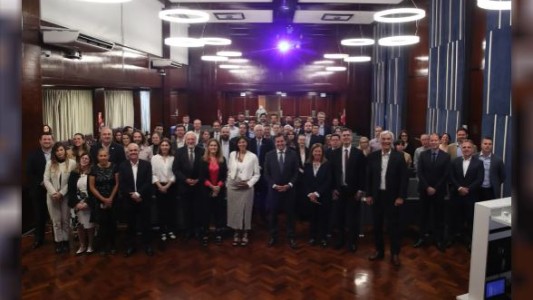 El Gobierno quiere vender Argentina como un "hub de servicios profesionales"