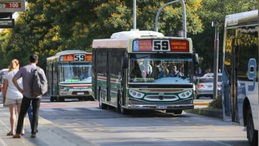 Una mujer indigente murió tras ser arrollada por un colectivo en el paso bajo nivel de Constitución