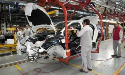 Publican el primer informe que afirma que se salió de la recesión