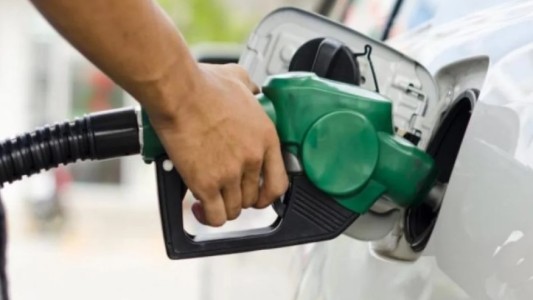 Aumenta la nafta: los precios de los combustibles suben 2,75% desde la medianoche