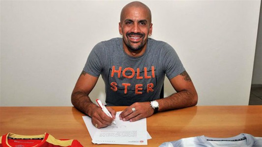 Verón vuelve a ser jugador de Estudiantes y donará su sueldo al club