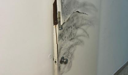 Destrozos en la sede central de la Unión Cívica Radical