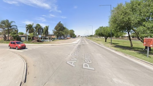 Balearon a un policía en un intento de robo en Merlo: un atacante resultó herido y el otro está prófugo