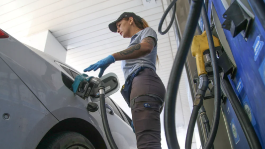 Creció en octubre la venta de combustibles pero sigue por debajo del registro de 2023