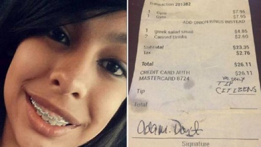 Una camarera recibió un mensaje racista, en vez de propina