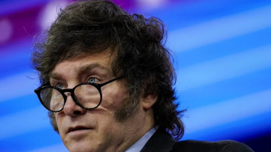 Javier Milei llegó a Montevideo para participar de la cumbre del Mercosur