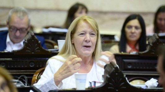 Stolbizer denunció que el dinero de Kueider podría ser una "coima" para que vote la Ley Bases