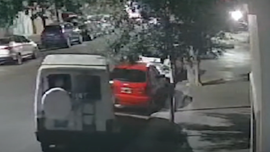 Le robaron la camioneta, quedó grabado y en la comisaría no le toman la denuncia