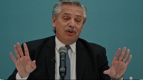 Alberto Fernández asistirá hoy a Comodoro Py