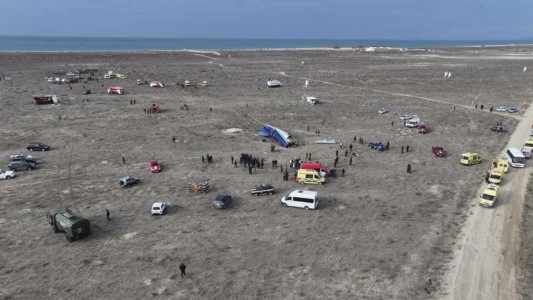 Putin ofreció disculpas al presidente de Azerbaiján por el "trágico incidente" en el espacio aéreo de Rusia